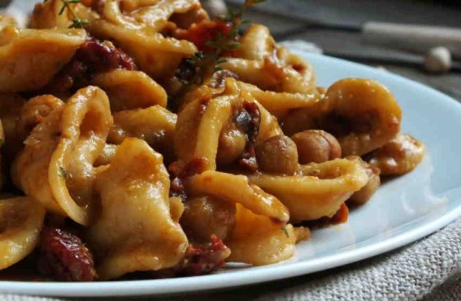 sugo ceci e peperoni