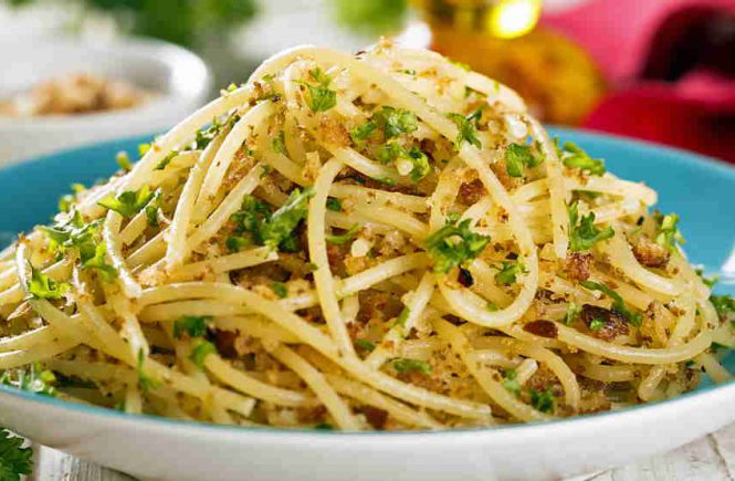 spaghetti con mollica
