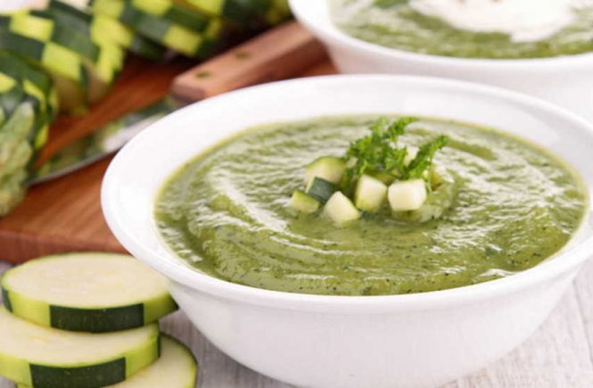 vellutata zucchine e yogurt greco