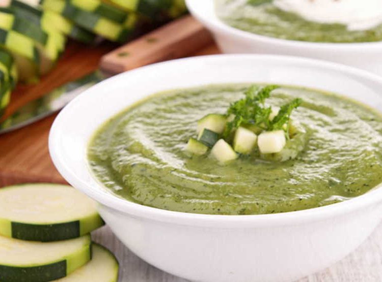 vellutata zucchine e yogurt greco