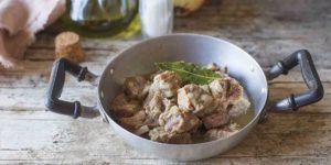 spezzatino mandorle e cipolle