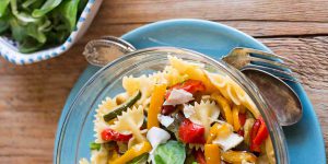 insalata di pasta con verdure