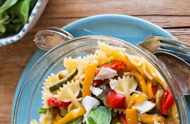 insalata di pasta con verdure