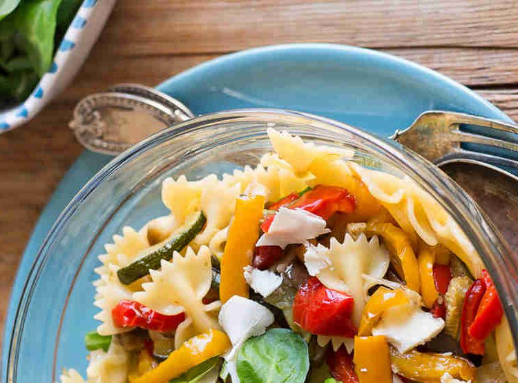 insalata di pasta con verdure