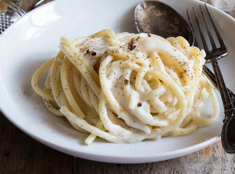 spaghetti cacio e pepe